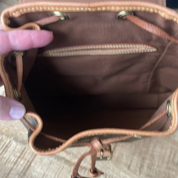 Louis Vuitton back pack - Picture 6 of 6